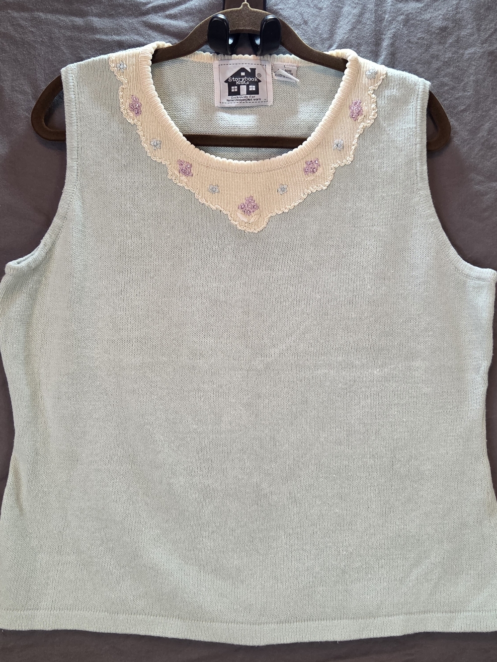 Vintage Storybook Knits L Mint Green Embroidered Scalloped Collar Sweater Tank